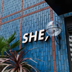 Otel She,
